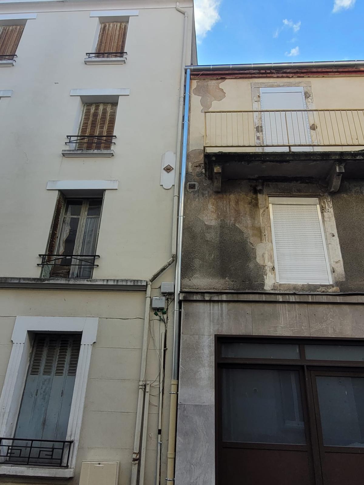 Chantier couvreur à Néris-les-Bains
